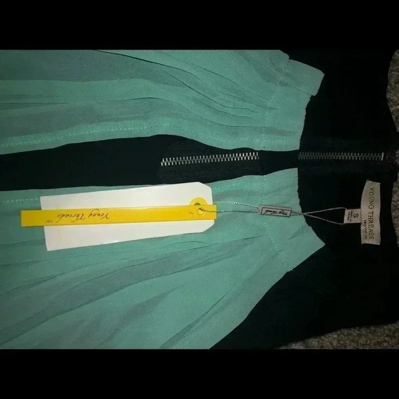 Young  Threads Top - Picture 3 of 3